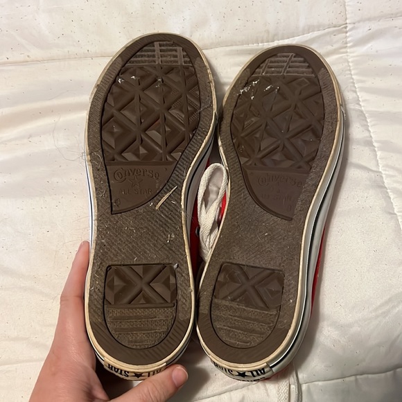 Converse - Picture 2 of 2